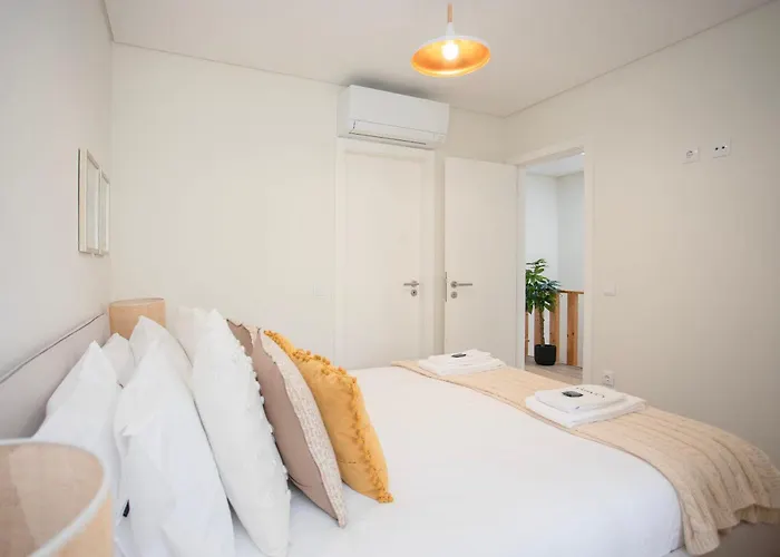 Liiiving In - Downtown Quiet House Oporto