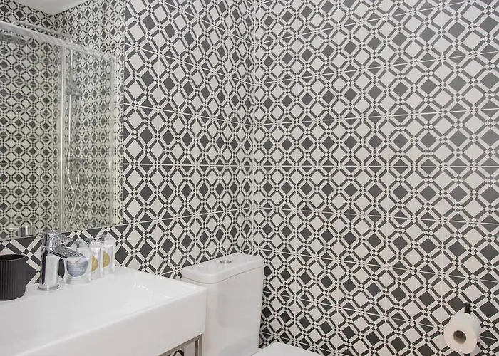 Liiiving In - Downtown Quiet House Semesterbostad