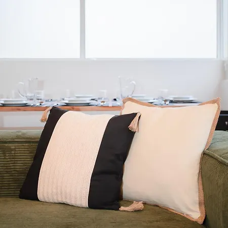 펜션 Liiiving In - Downtown Quiet House 포르투