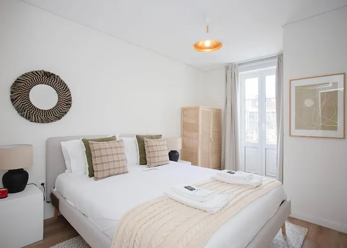 Liiiving In - Downtown Quiet House