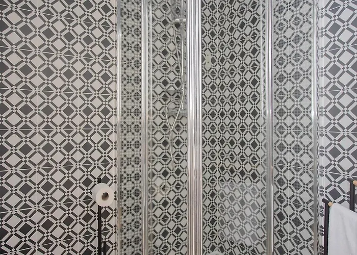 Дом отдыха Liiiving In - Downtown Quiet House *