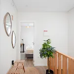 Liiiving In - Downtown Quiet House 펜션 포르투
