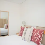 Liiiving In - Downtown Quiet House 펜션 포르투
