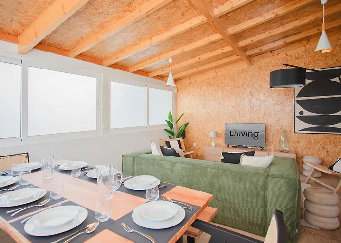 Liiiving In - Downtown Quiet House