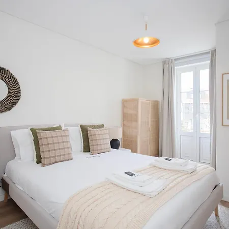 Liiiving In - Downtown Quiet House