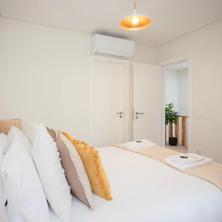 Liiiving In - Downtown Quiet House Порту