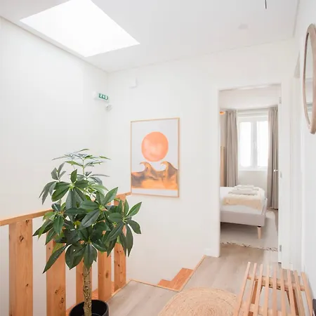 Liiiving In - Downtown Quiet House Дом отдыха Порту