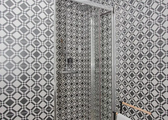 Liiiving In - Downtown Quiet House *